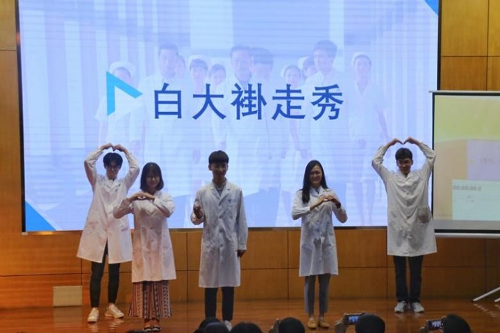 1526387417779649.jpg 2.jpg